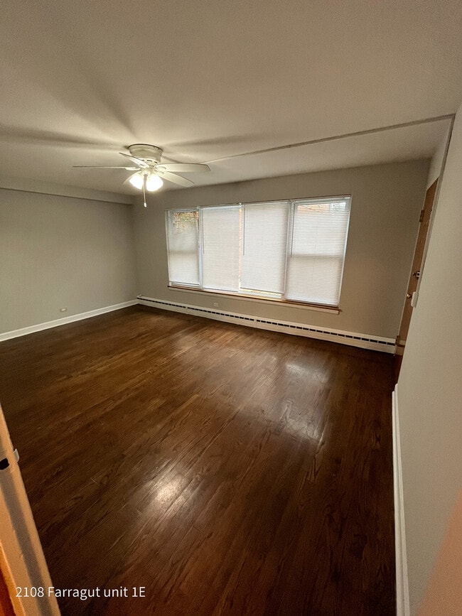 Building Photo - 2108 W Farragut Ave