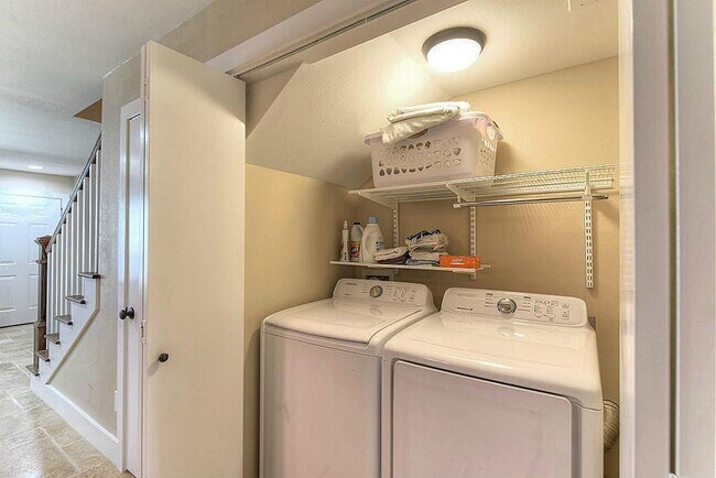 Foto del edificio - 8820 Kempwood Dr