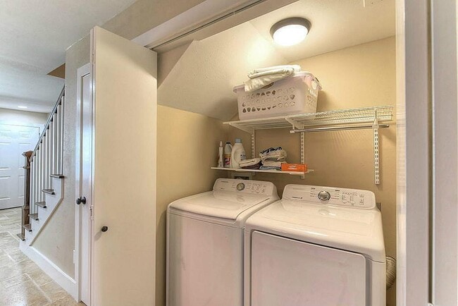Foto del edificio - 8880 Kempwood Dr