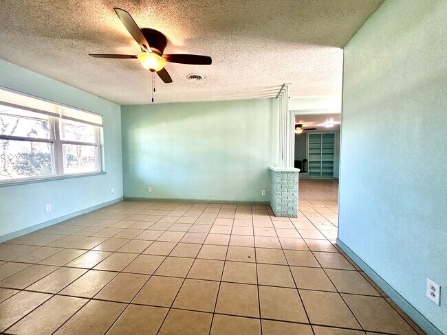 Foto del edificio - Newly Renovated Home in the heart of Springdale!