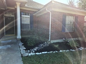 Building Photo - 14310 Windsor Oaks Ln