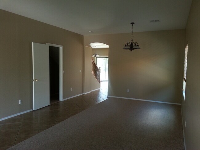 Foto del edificio - Rare 6 Bed, 3.5 Bath Home in San Tan Valley