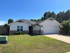 Building Photo - 5429 Meadow Ridge Dr