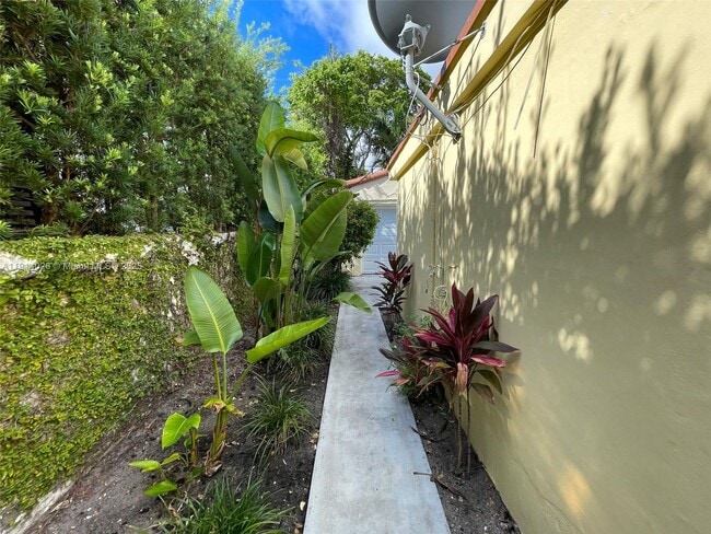 Foto del edificio - 1018 W 47th St