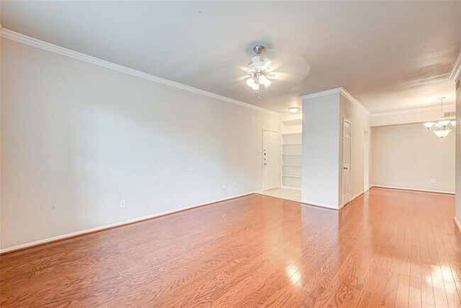 Foto del edificio - 2255 Braeswood Park Dr
