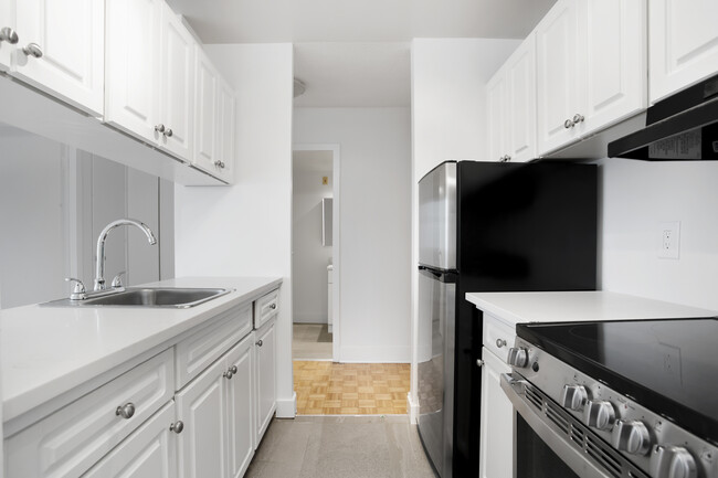 Building Photo - 1 BR *Special Offer Available*