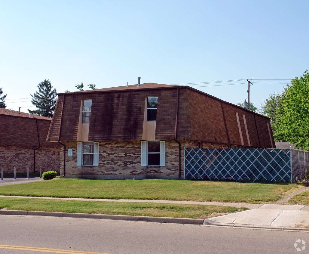 Building Photo - 208-214 E Main St
