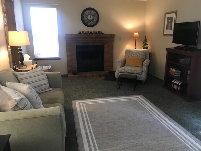 Building Photo - 2628 S 276th St