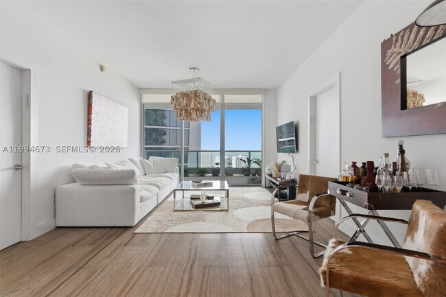 Building Photo - 900 Biscayne Blvd