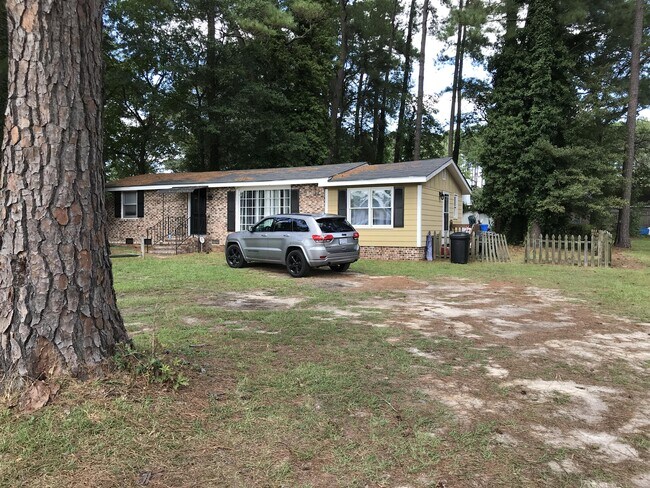 Foto del edificio - 2161 Bingham Dr