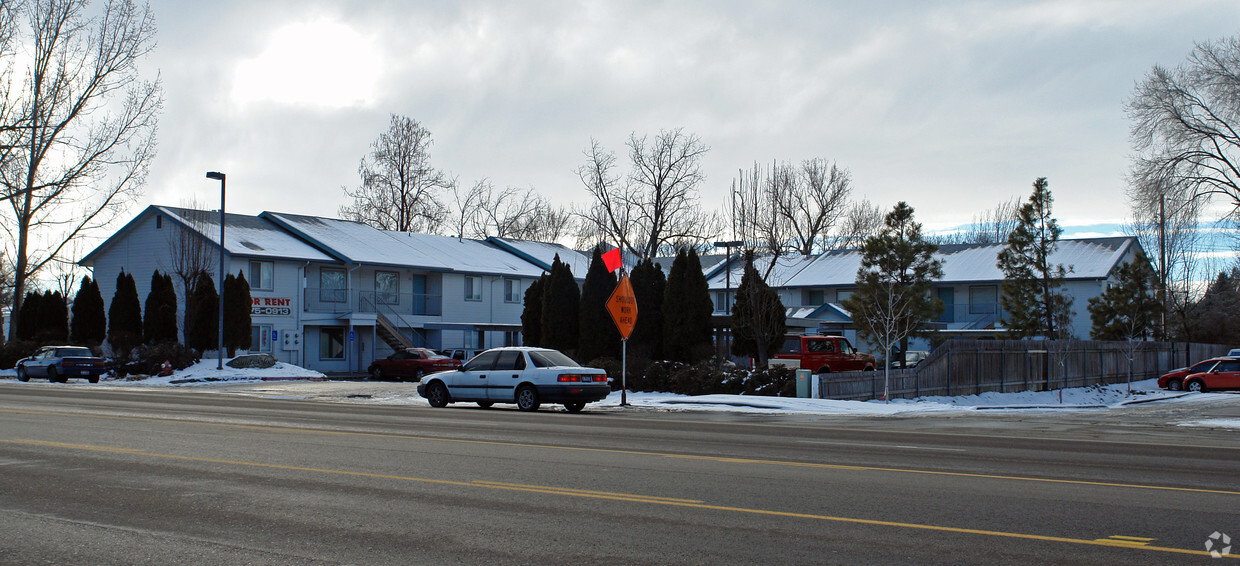 Primary Photo - Quail Glen Apartments