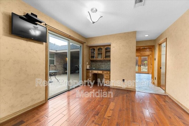 Building Photo - 20 Timberline Dr