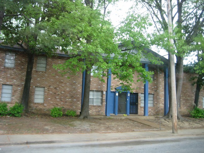 Gowan Pines Apartments Memphis Tn Home Tennessee Memphis Gowan Pines Apartments Primary Photo