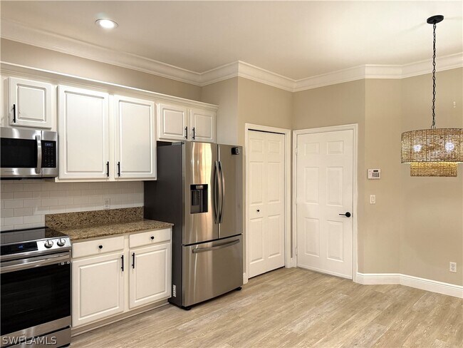 Foto del edificio - 9723 Heatherstone Lake Ct