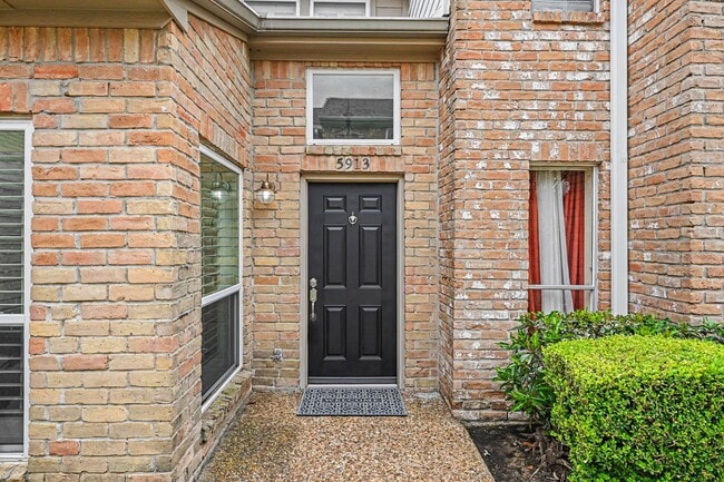 Building Photo - 5913 Woodway Place Ct