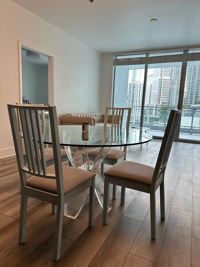 Foto del edificio - 90 SW 3rd St