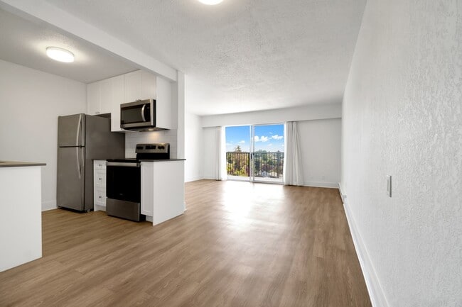 Building Photo - Macaulay Manor Apartments
