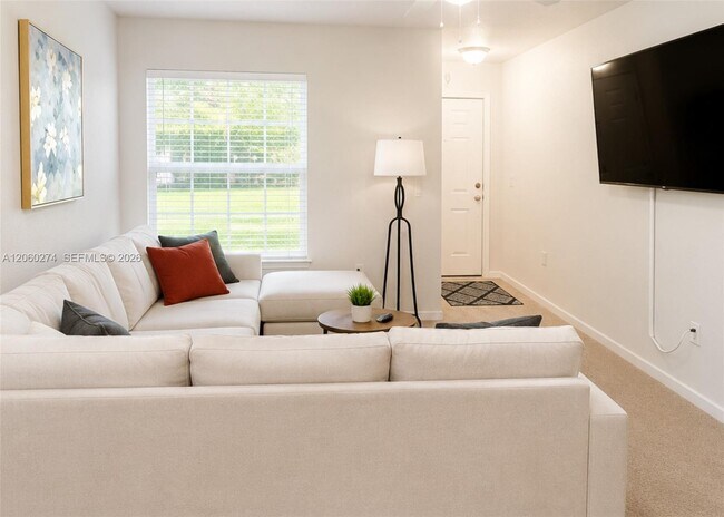 Foto del edificio - 14890 Pleasant Bay Ln