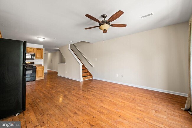 Building Photo - 1216 S 45th St