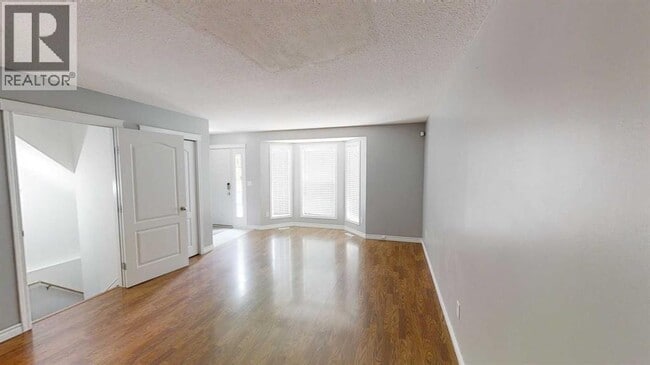 Building Photo - 232 Pinnacle Dr