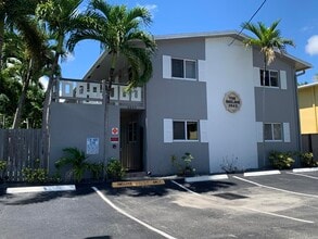 Building Photo - 2643 NE 8th Ave