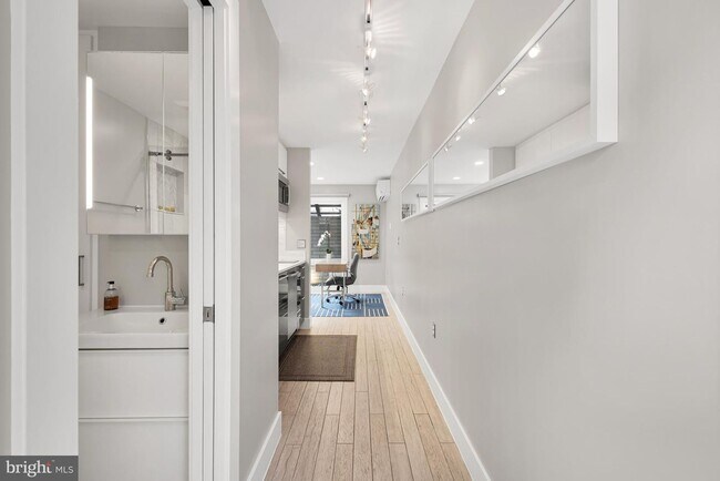 Foto del edificio - Logan Circle Beautifully Renovated Studio ...