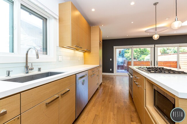 Building Photo - EXQUISITE RENOVATED VICTORIAN COMPOUND - 5...