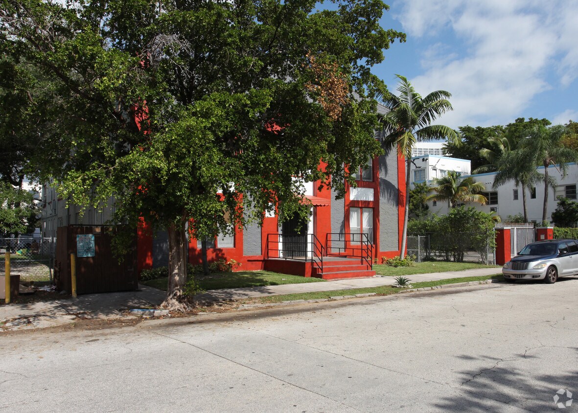 Foto del edificio - 215 NE 33rd St