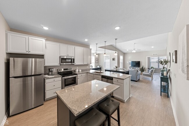 Foto del edificio - 46 Cypress Dr