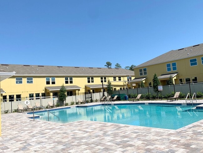 Building Photo - Townhome for Rent
