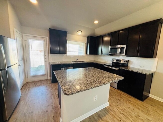 Building Photo - 1314 Walden Pond Dr