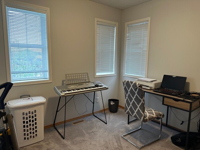 Photo du bâtiment - 16 Covington Crt NE