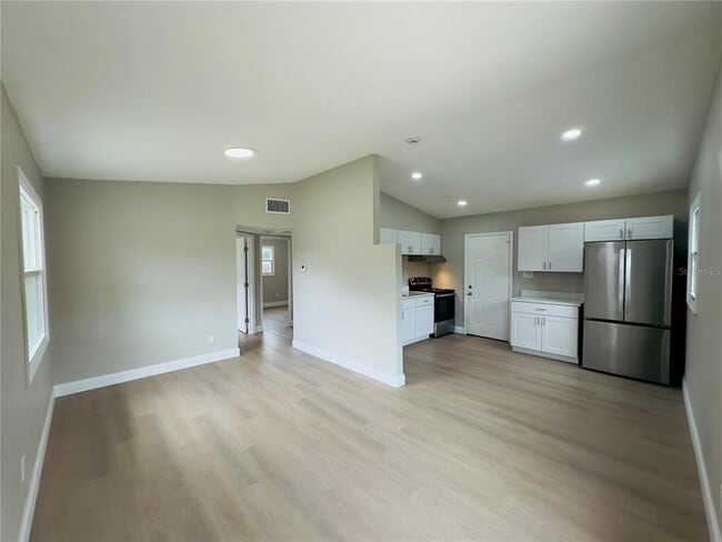 Foto del edificio - 3235 Oakley Ave S