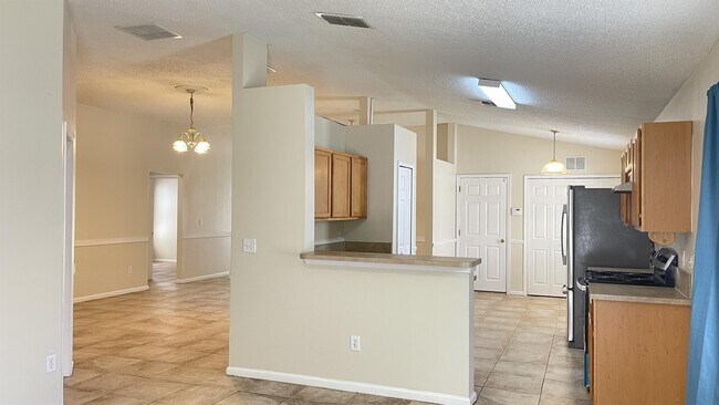Building Photo - 9622 Watershed Dr E