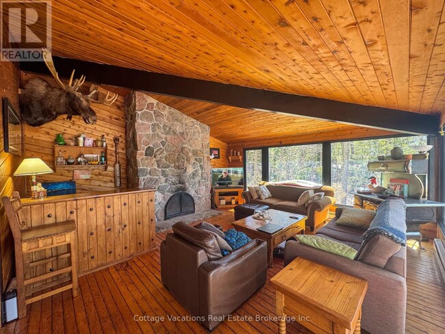 Building Photo - 1066 Apiary Rd