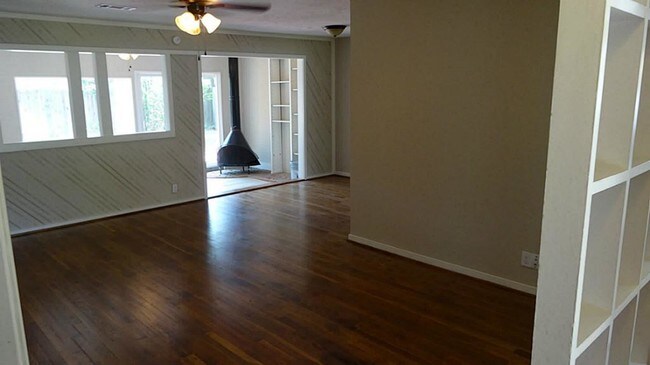 Building Photo - 4025 Woodcraft St