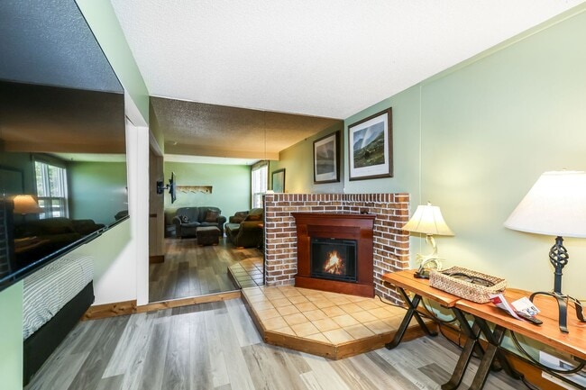 Building Photo - Hill Condo Studio Located in Big Sky