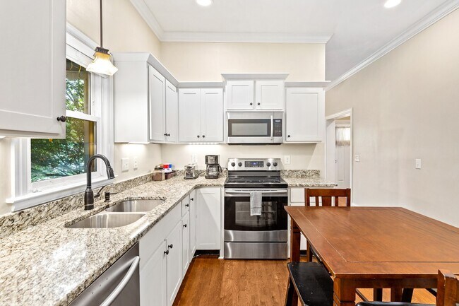 Foto del edificio - 1523 Arthur Ave