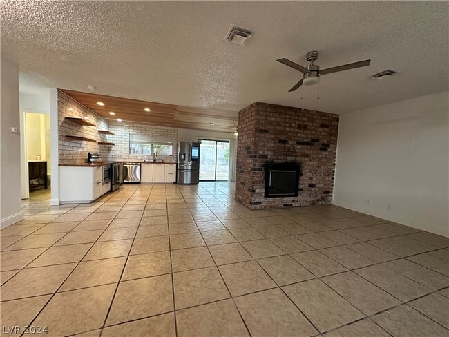 Foto del edificio - 1709 Shadow Mountain Pl