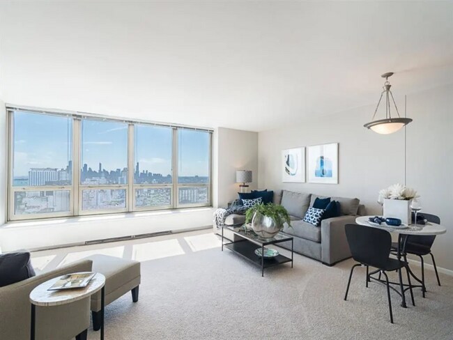 Foto del edificio - 3450 N Lake Shore Dr