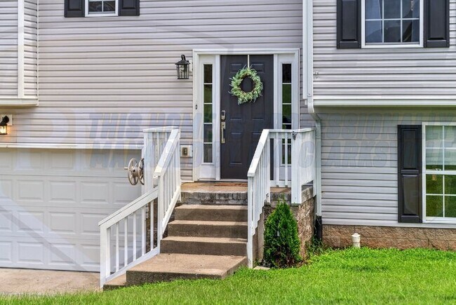 Building Photo - 1648 Broad Cir