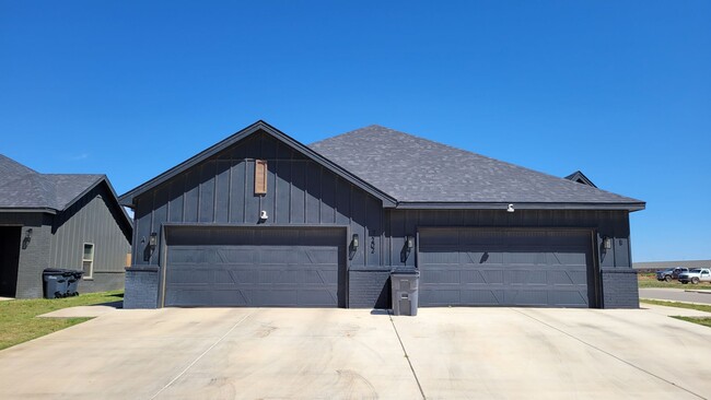 Building Photo - 7202 22nd Pl