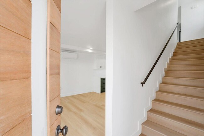 Foto del edificio - 2114 E 2nd St