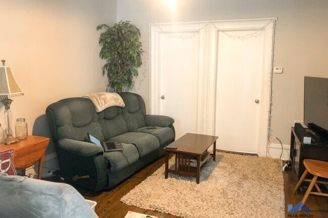 Foto del edificio - 2608 N Magnolia Ave