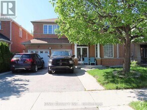Building Photo - 25 Mainard Crescent