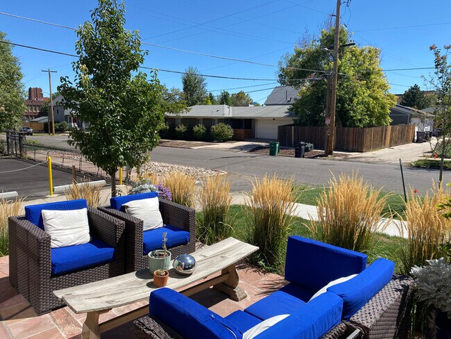 Building Photo - Stylish Duplex in LoHi!