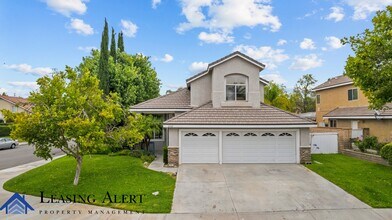 Building Photo - 23721 Skycrest Cir Dr