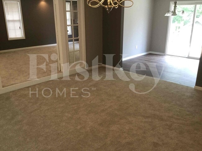 Building Photo - 1904 Wornall Rd