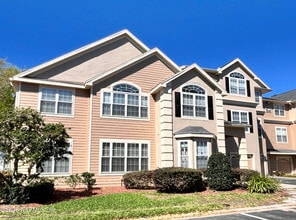 Building Photo - 13810 Sutton Park Dr N