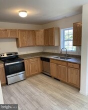 Building Photo - 275 Bondsville Rd